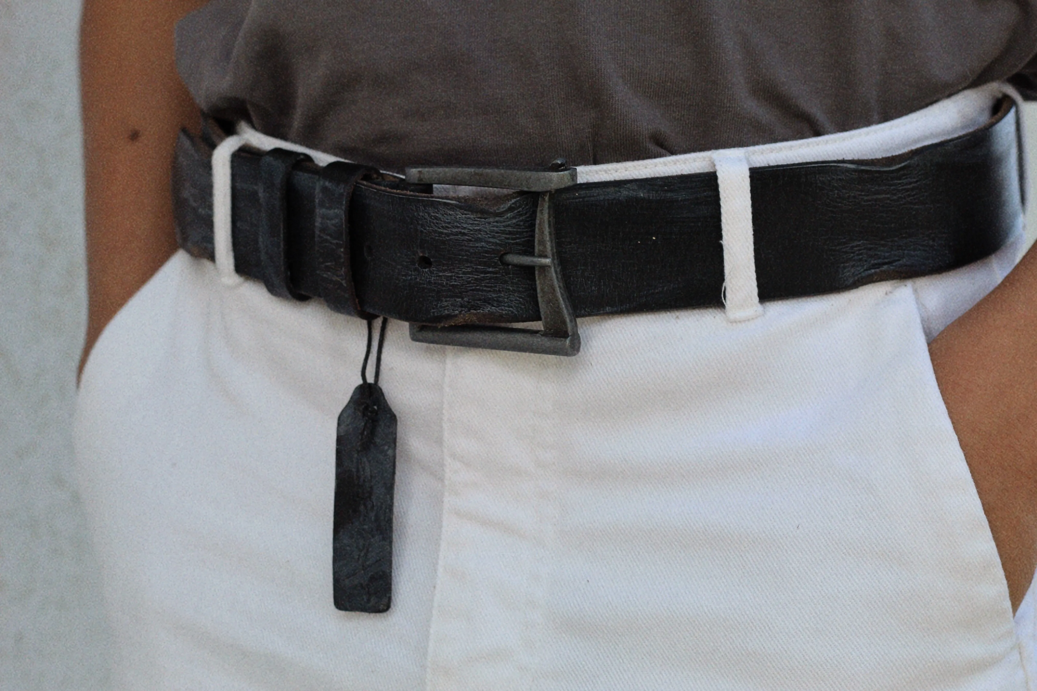 ARICHI Handmade Polished Black Leather Belt – Premium Genuine Leather for Men and Women, Vintage and Stylish Design