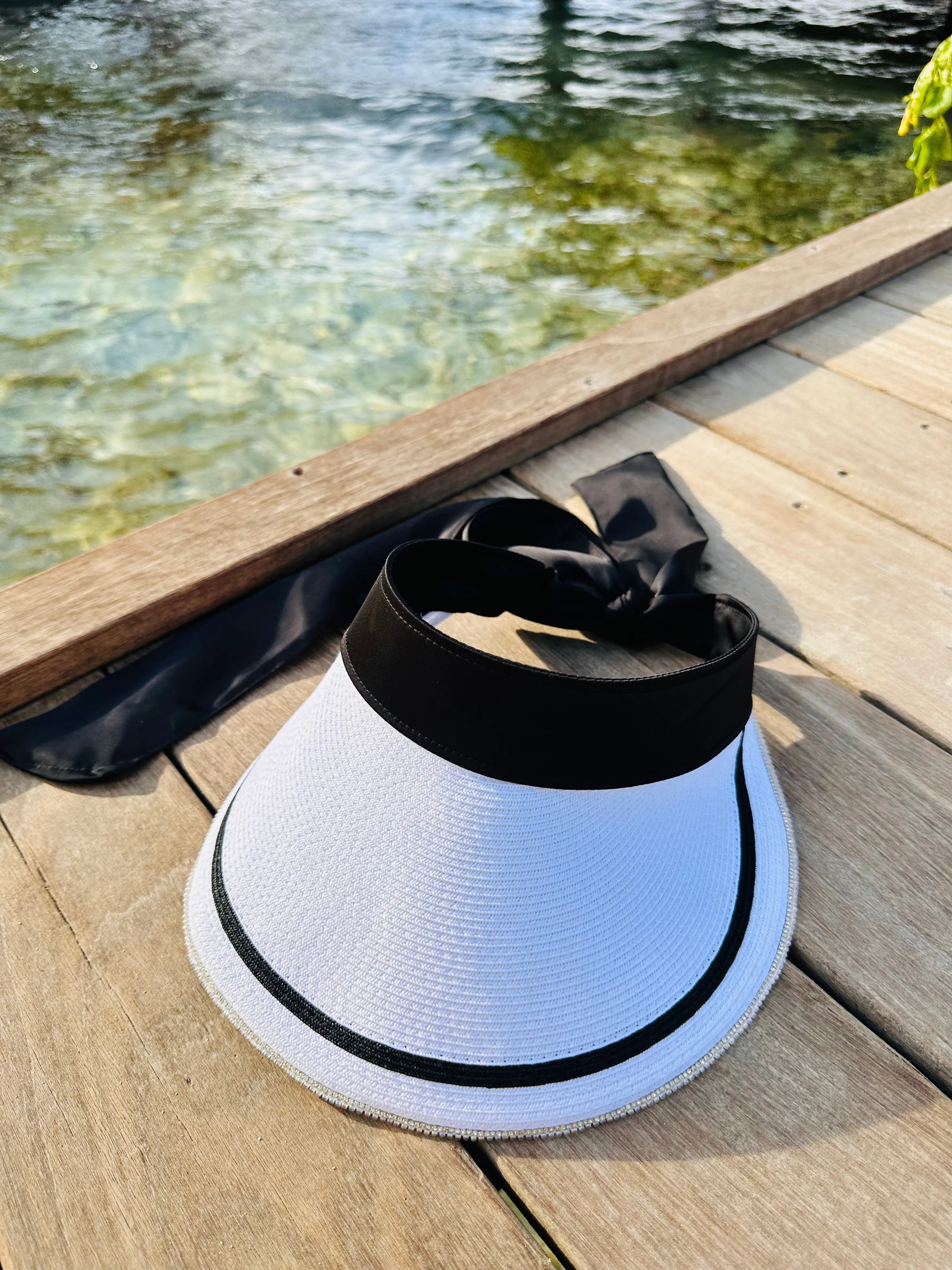 Chic Visor Sun Blocker Hat (White)