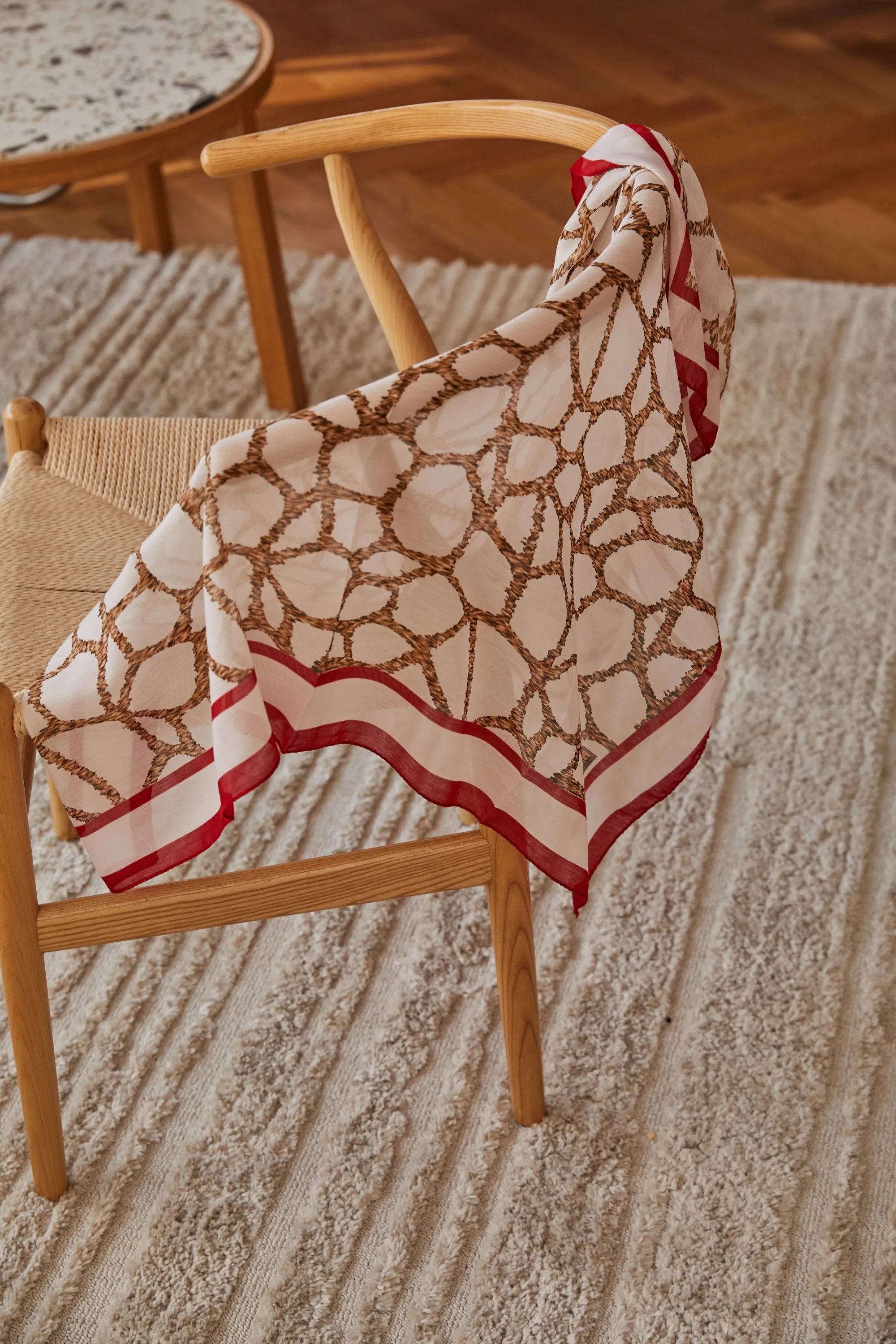 Red Giraffe Light Scarf