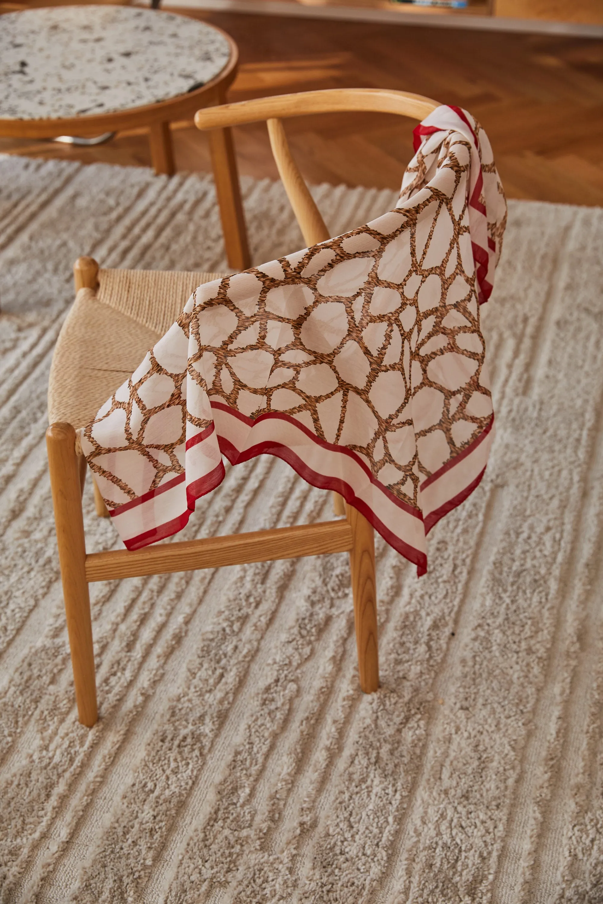 Red Giraffe Light Scarf